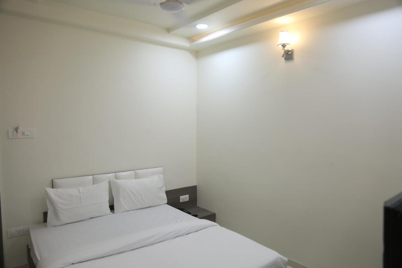 Hotel Lotus Chandrapur Extérieur photo