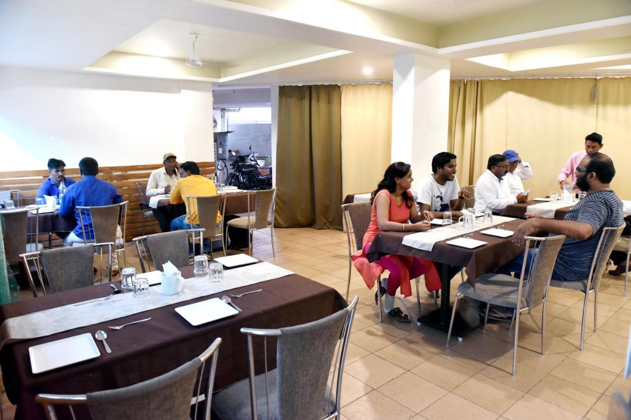 Hotel Lotus Chandrapur Extérieur photo